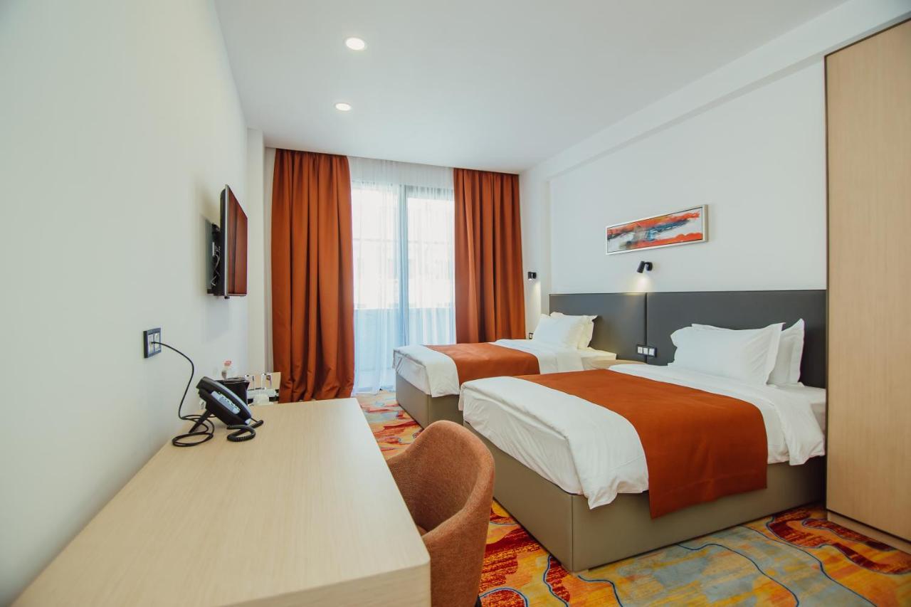 Graphic Hotel บาทูมิ ภายนอก รูปภาพ