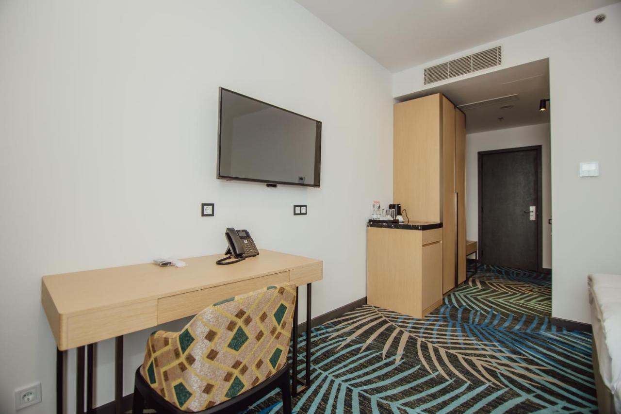 Graphic Hotel บาทูมิ ภายนอก รูปภาพ