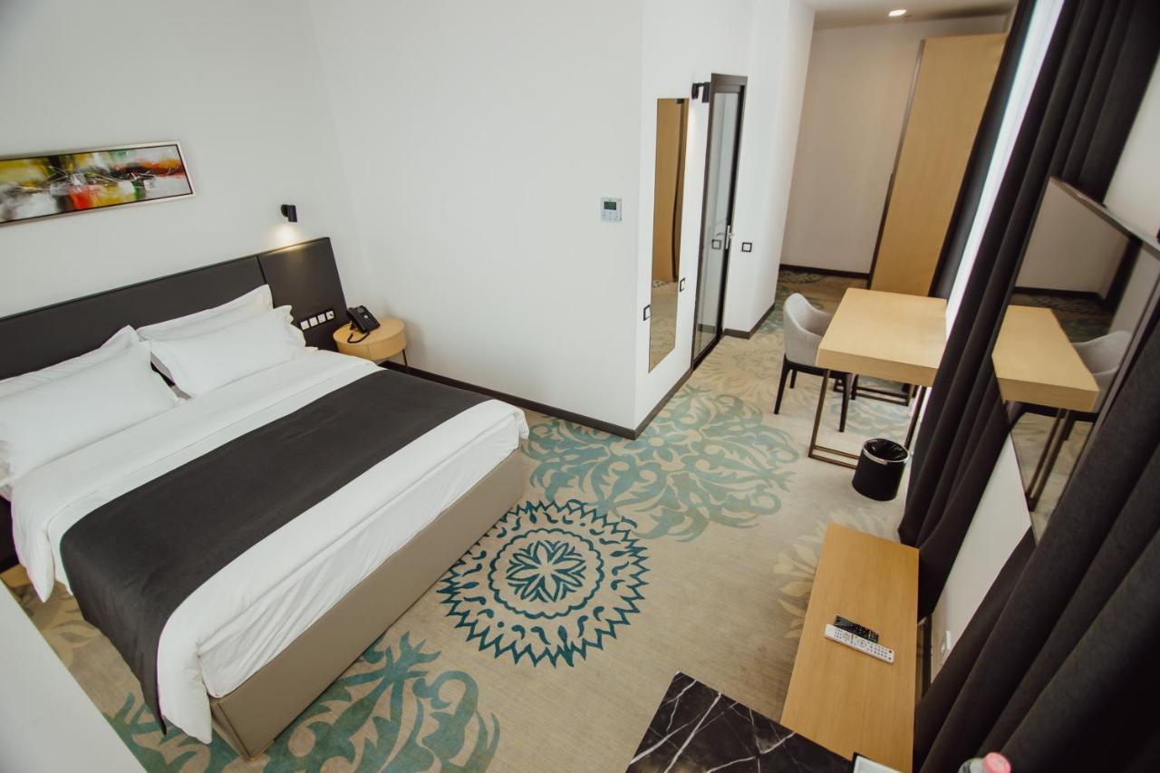 Graphic Hotel บาทูมิ ภายนอก รูปภาพ