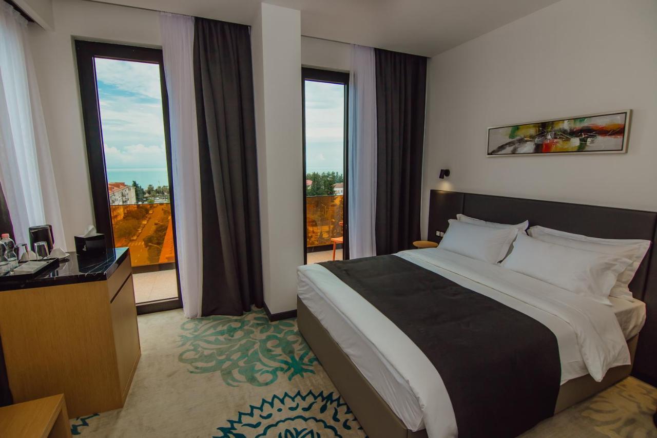 Graphic Hotel บาทูมิ ภายนอก รูปภาพ
