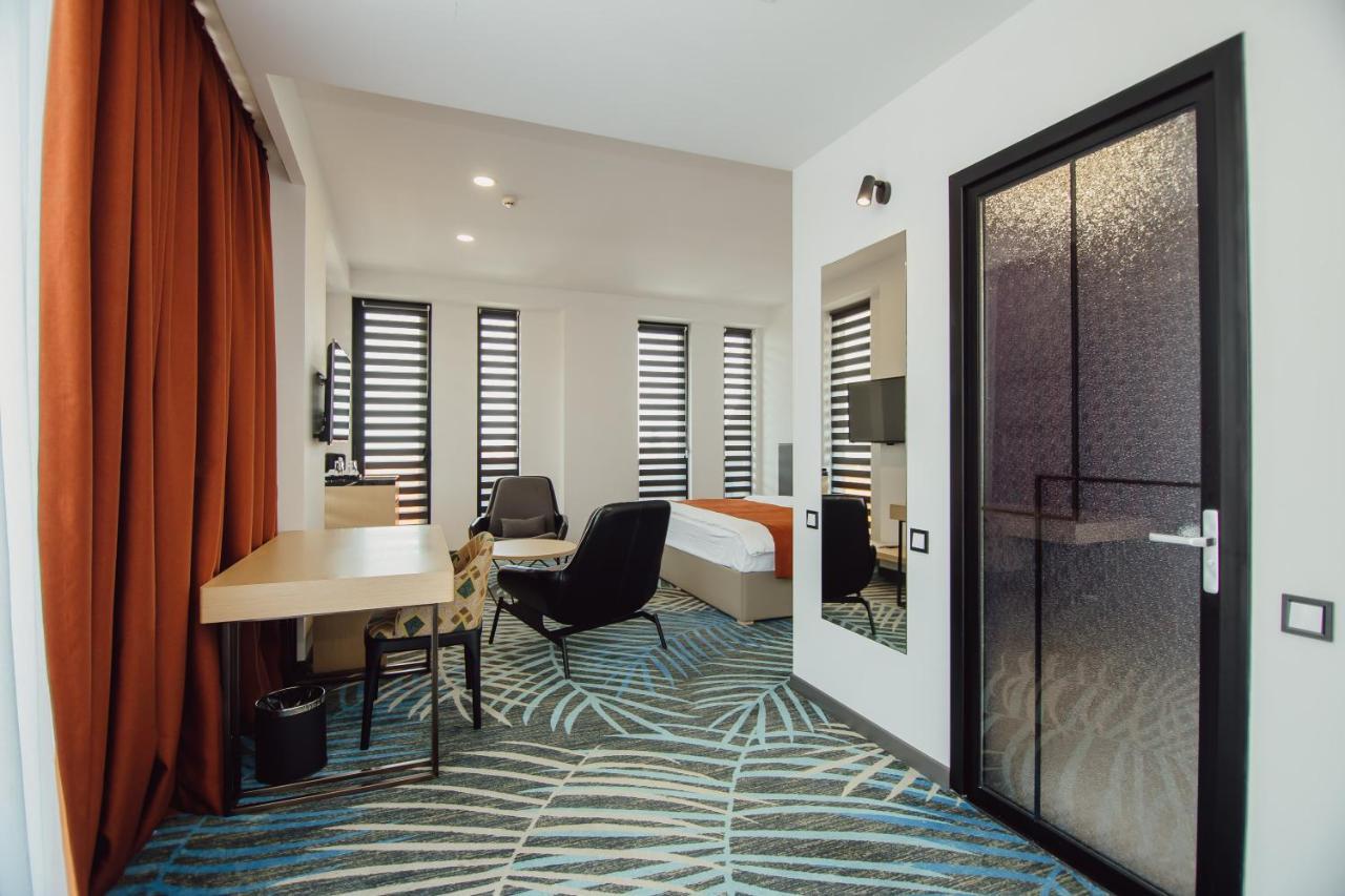 Graphic Hotel บาทูมิ ภายนอก รูปภาพ