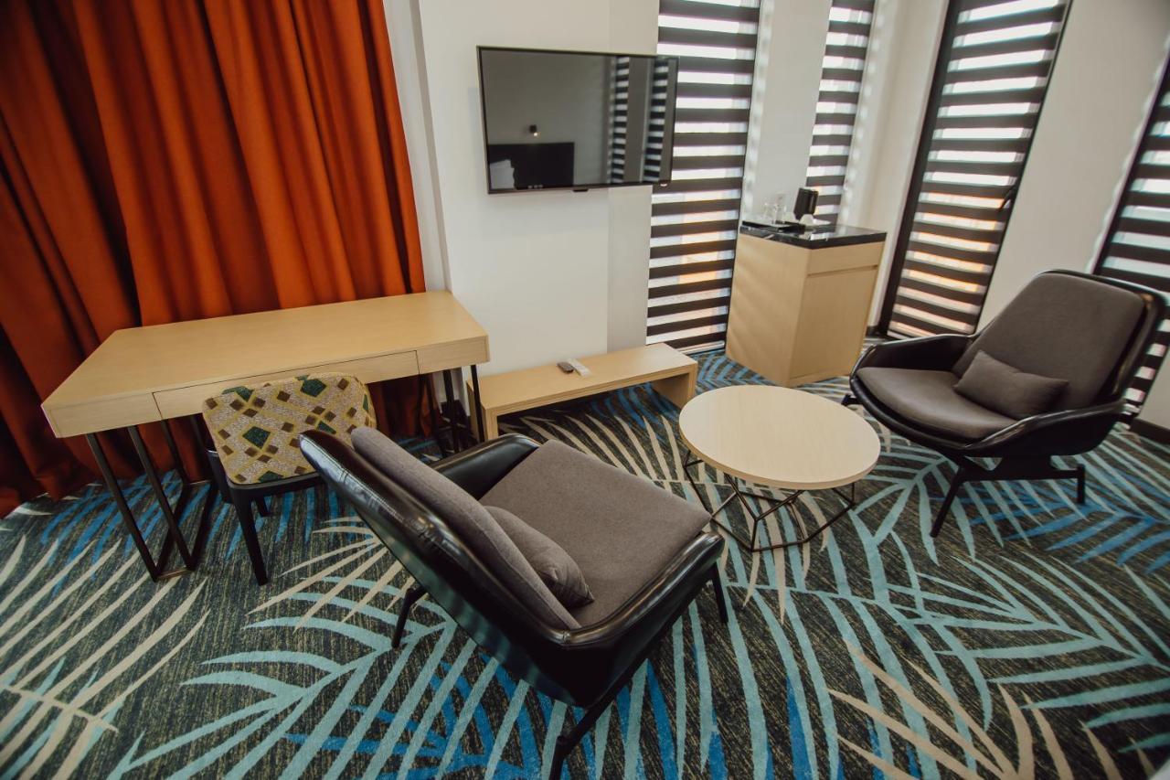 Graphic Hotel บาทูมิ ภายนอก รูปภาพ