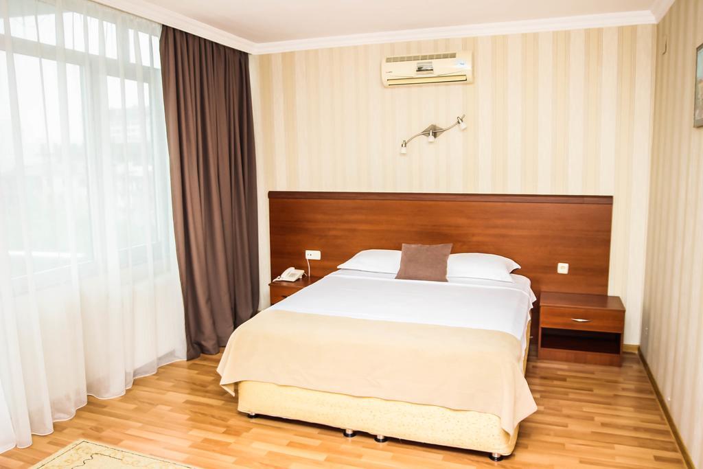 Graphic Hotel บาทูมิ ภายนอก รูปภาพ