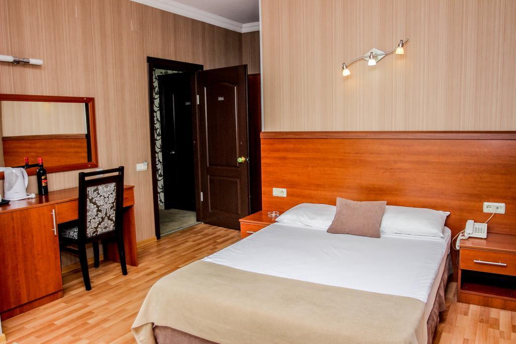 Graphic Hotel บาทูมิ ภายนอก รูปภาพ