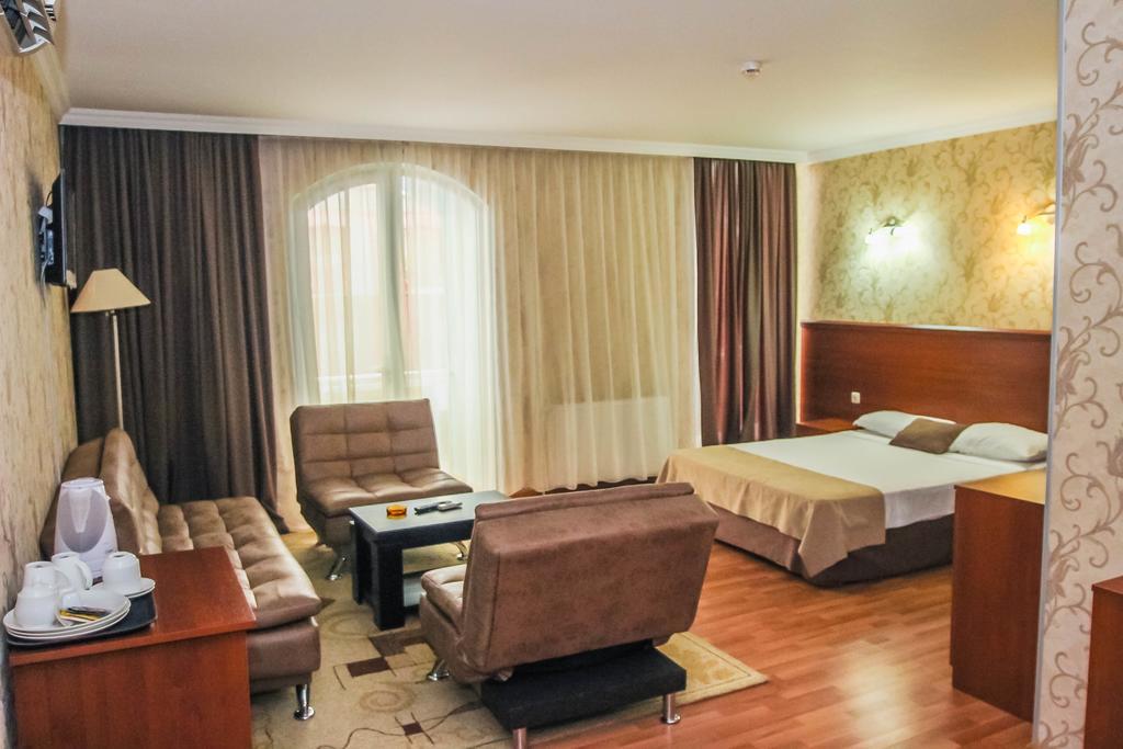 Graphic Hotel บาทูมิ ภายนอก รูปภาพ